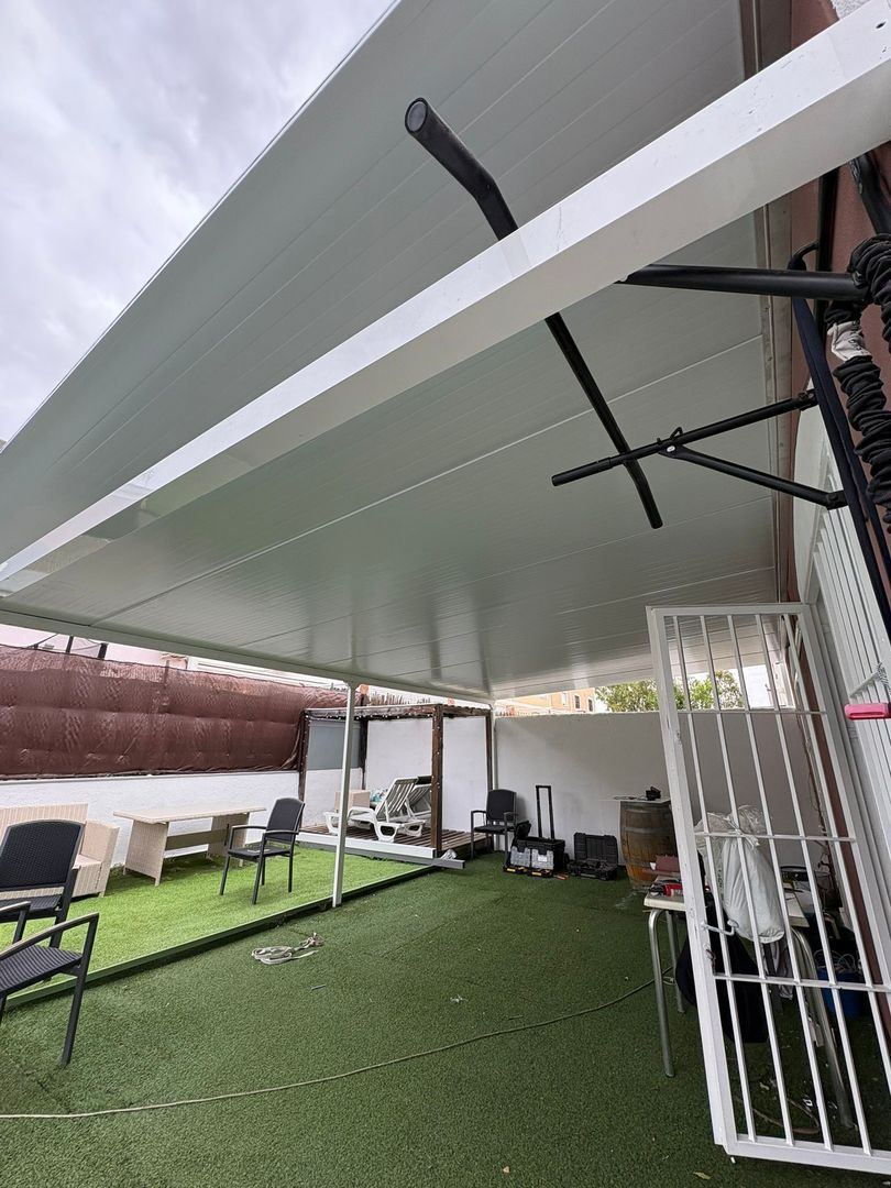 Techo Panel Sándwich con aislamiento térmico